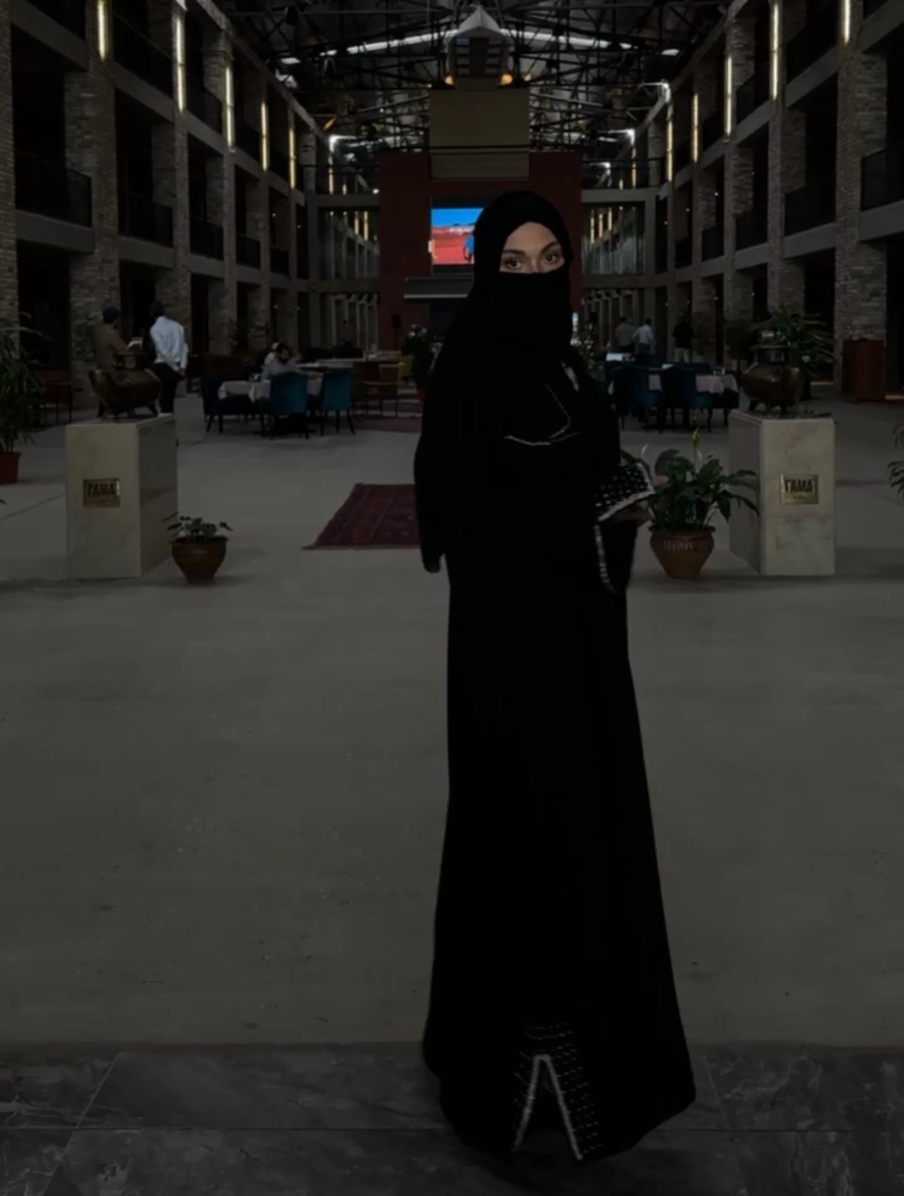 Noir Majestic Abaya
