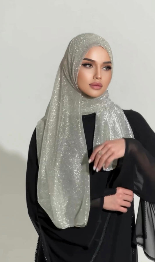 Limited edition scarf with shine