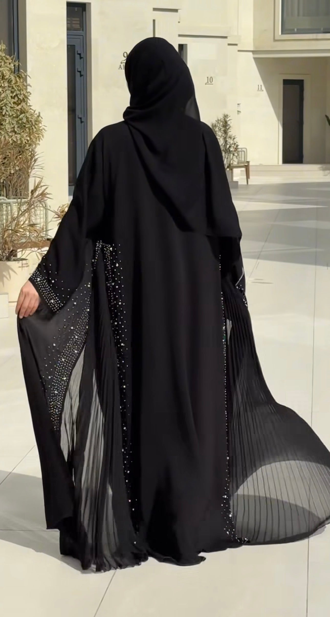 Royal Noir Crystal Abaya